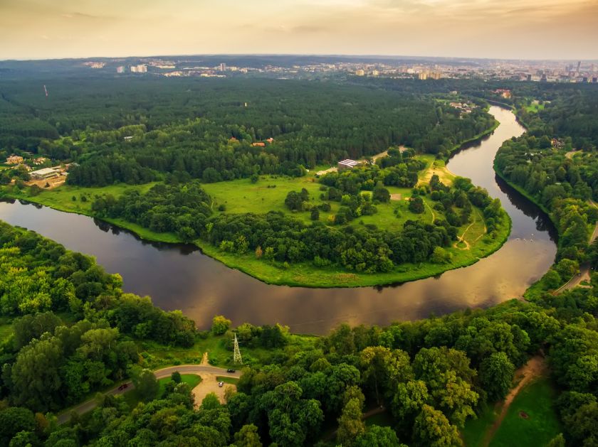 
Beveik išnykusios rūšys, turtinga istorija ir netikėtos įdomybės: įminti Vilniaus upių paslaptis kviečia žygiuojant specialiais maršrutais                
