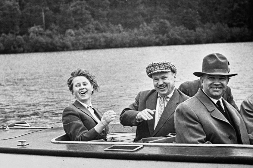 Unikalus žvilgsnis į nomenklatūros gyvenimo užkulisius: paroda „Saldus (nomenklatūros) gyvenimas“ LNM Istorijų namuose