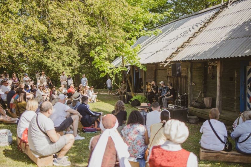 „Pagulbio šeimų festivalis“ kviečia nuotaikingai pažinti paveldą, muziką ir protėvių tradicijas