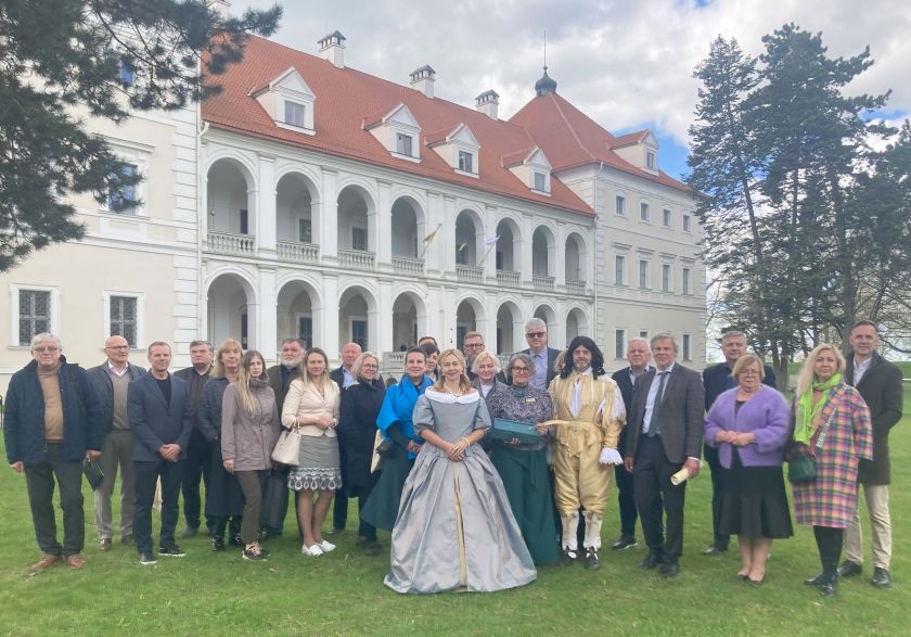 Pažinimo kelionės po Lietuvos dvarus prasidėjo: naujas iššūkis keliautojams